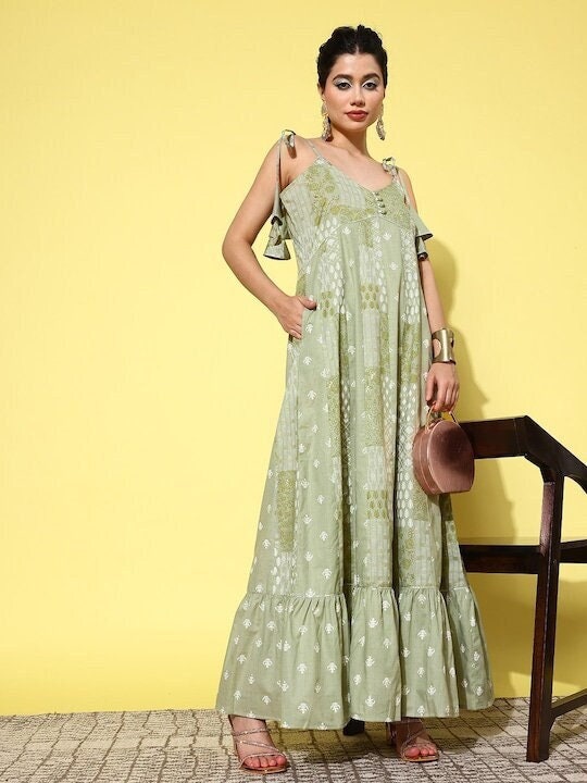 Ethnic Motifs Print Cotton A-Line Maxi Dress for Women L Ethnic Motifs Print Cotton A-Line Maxi Dress for Women L