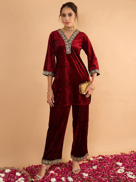 Women Ethnic Motifs Embroidered Kurta with Trousers Set VitansEthnics