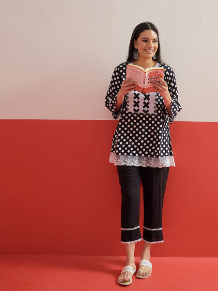 Women Printed Regular Thread Work Kurti with Trousers Co-ords Set VitansEthnics