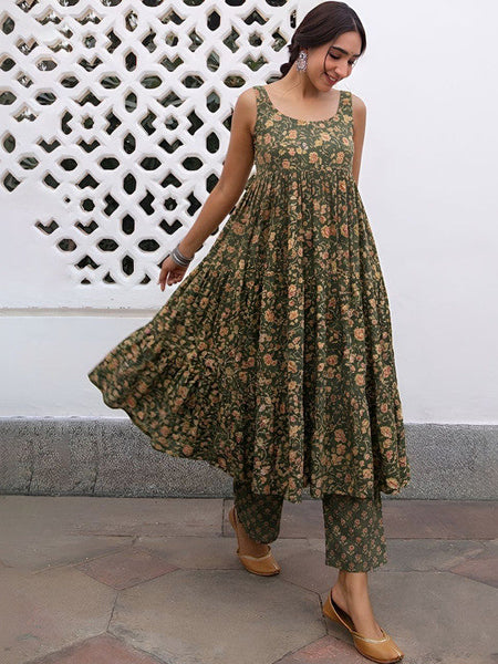 Women Floral Printed Tiered Pure Cotton Kurta with Palazzos VitansEthnics