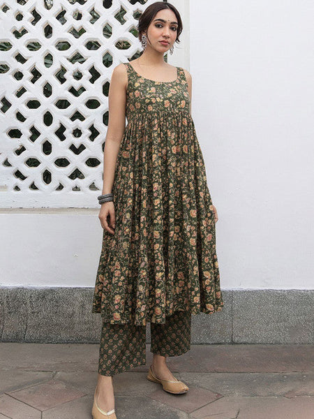 Women Floral Printed Tiered Pure Cotton Kurta with Palazzos VitansEthnics
