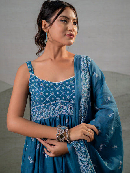 Women Ethnic Motifs Embroidered Empire Thread Work Pure Cotton Kurta with Trousers & With Dupatta VitansEthnics
