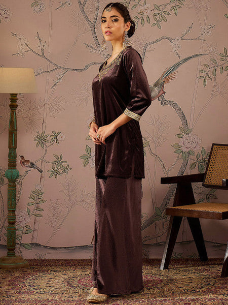 Women Floral Embroidered Thread Work Velvet Kurti With Trousers Set VitansEthnics