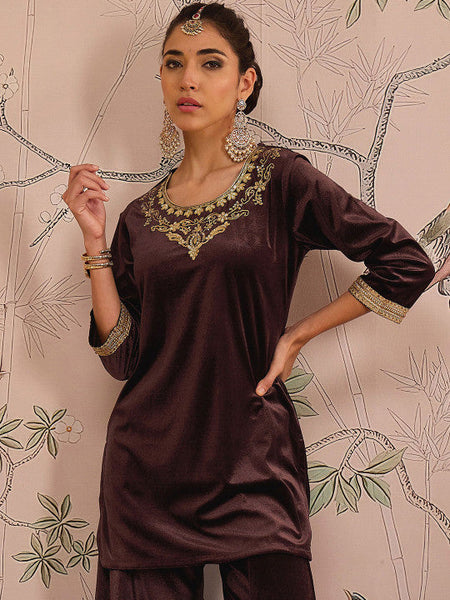 Women Floral Embroidered Thread Work Velvet Kurti With Trousers Set VitansEthnics