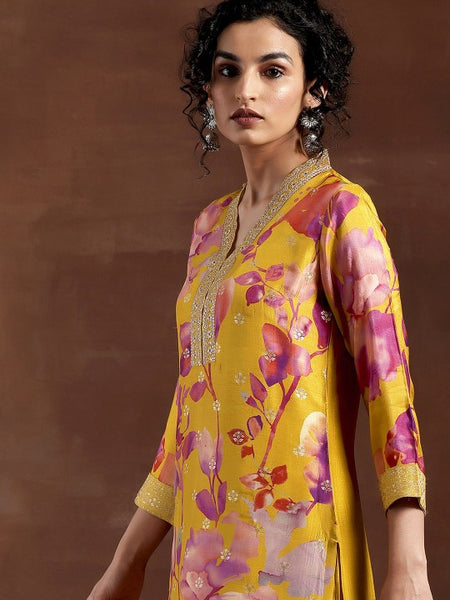 Women Floral Printed Kurta With Trousers & Dupatta Set