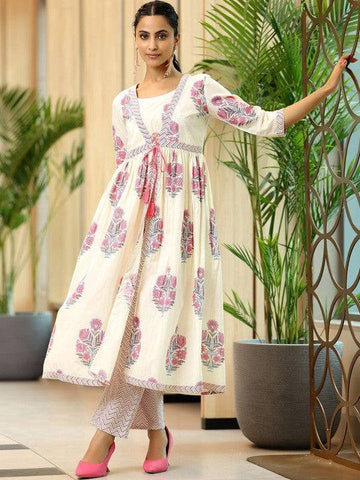 Women Pink Square Neck Floral Printed Pleated Pure Cotton A Line Kurta with Trouser VitansEthnics