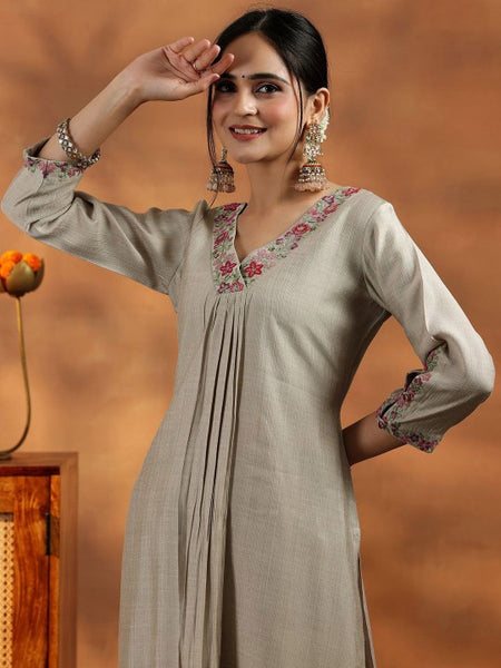 Floral Embroidered Pleated Thread Work Kurta with Trouser & Dupatta Set