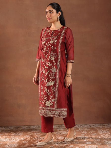 Floral Embroidered Chanderi Silk Kurta With Trousers & Dupatta Set