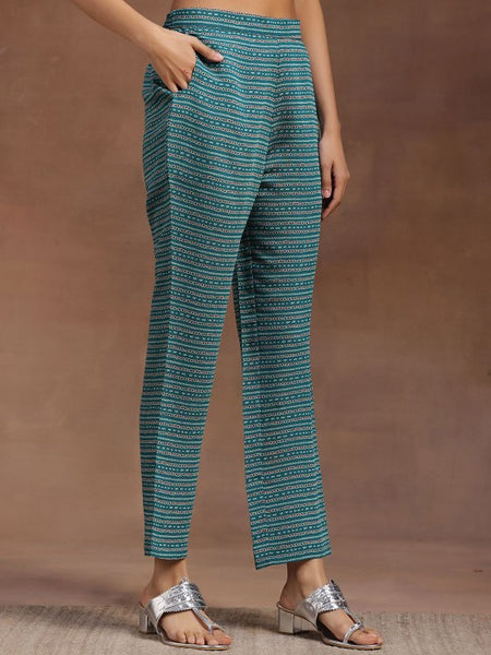 Women Blue Floral Printed Pleated Sequinned Straight Kurta with Trousers & Dupatta
