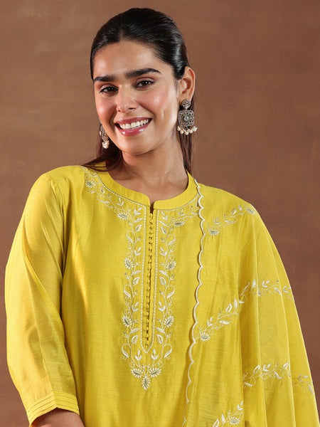 Floral Yoke Design Thread Work Chanderi Silk Straight Kurta With Trouser & Dupatta
