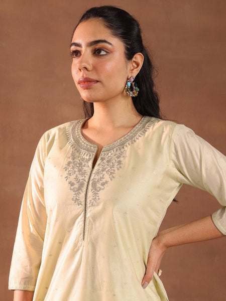 Floral Woven Design Thread Work Chanderi Silk Kurta With Trouser & Dupatta
