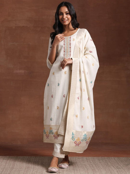 Women Paisley Round Neck Three-Quarter Sleeves Pure Cotton Kurta Set VitansEthnics