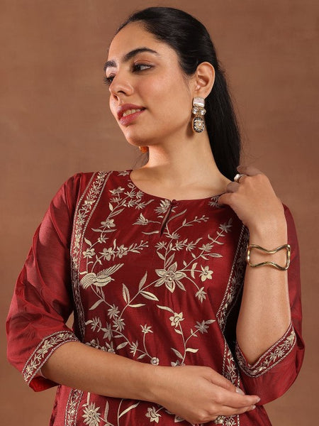 Floral Embroidered Chanderi Silk Kurta With Trousers & Dupatta Set