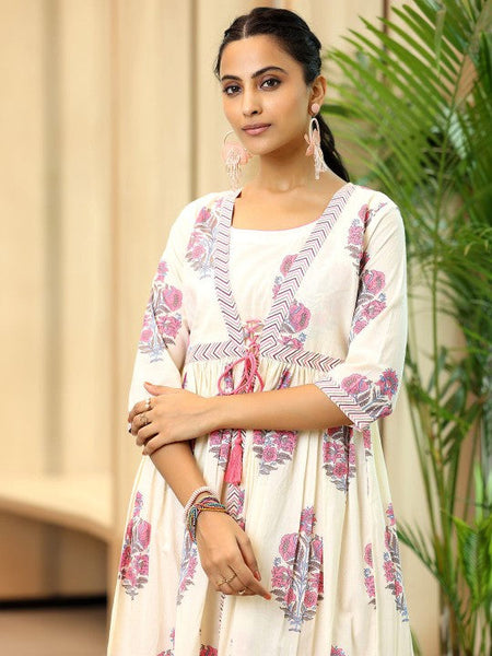 Women Pink Square Neck Floral Printed Pleated Pure Cotton A Line Kurta with Trouser VitansEthnics