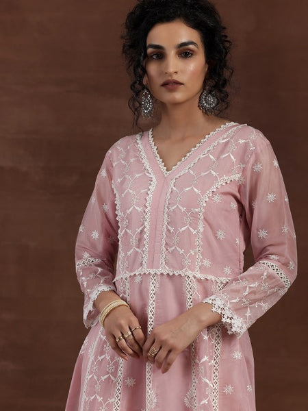 Floral Embroidered V-Neck Three-Quarter Sleeves Thread Work Kurta Set