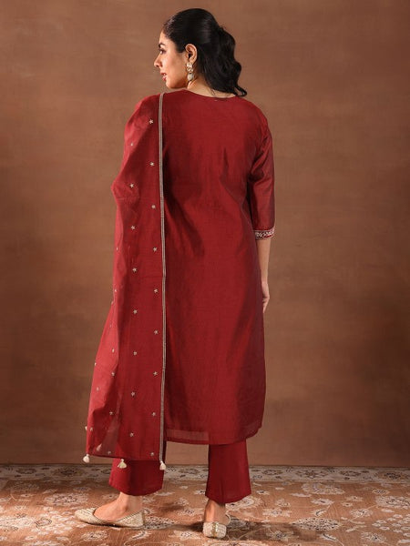 Floral Embroidered Chanderi Silk Kurta With Trousers & Dupatta Set