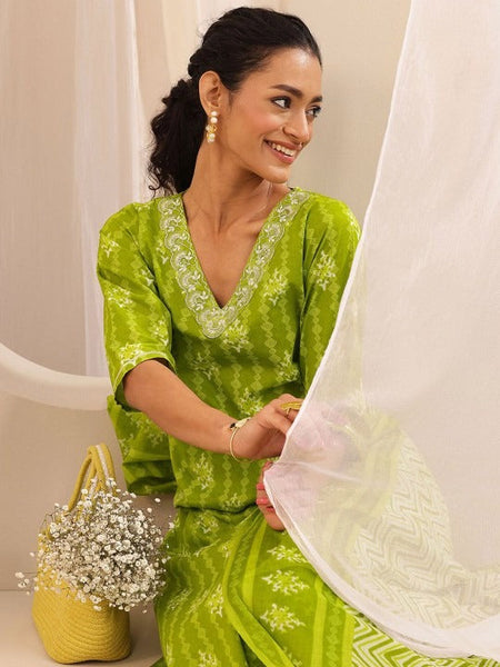 Women Green Floral Printed Regular Thread Work Kurta with Trousers & With Dupatta Set VitansEthnics