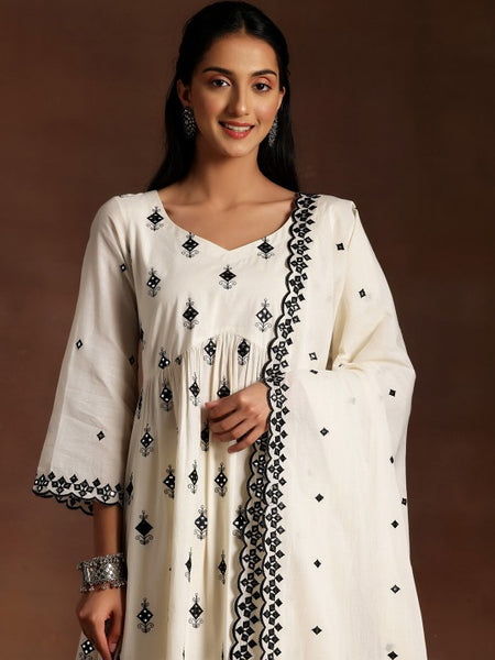Floral Embroidered Pleated Thread Work Pure Cotton Kurta With Trousers & Dupatta Set