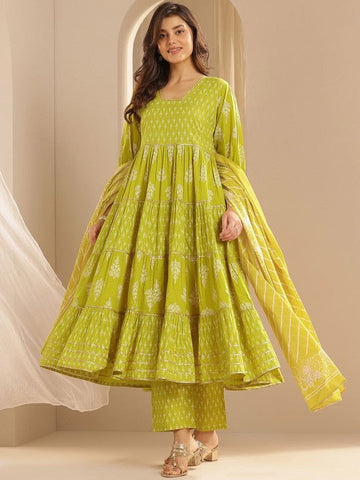 Women Floral Printed Pleated Kurta with Trousers & With Dupatta Set VitansEthnics
