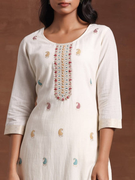 Women Paisley Round Neck Three-Quarter Sleeves Pure Cotton Kurta Set VitansEthnics