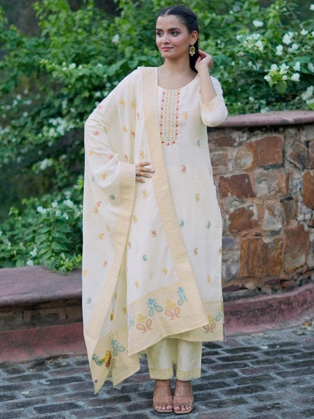 Women Paisley Round Neck Three-Quarter Sleeves Pure Cotton Kurta Set VitansEthnics