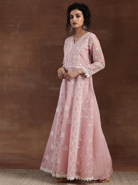 Floral Embroidered V-Neck Three-Quarter Sleeves Thread Work Kurta Set