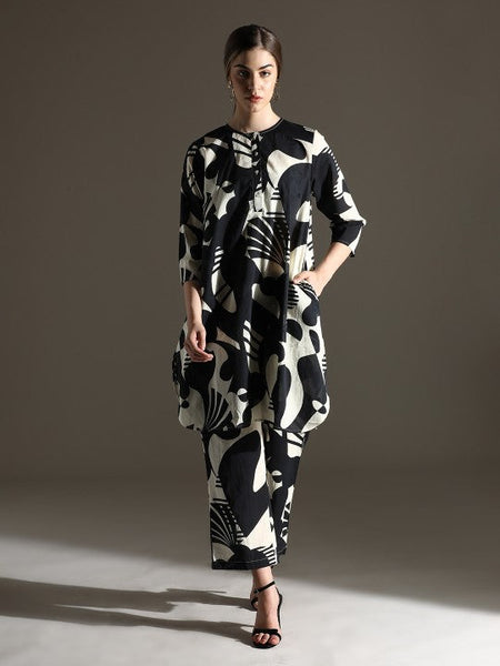 Women Pure Cotton Round Neck Abstract Printed Kurta With Trouser Co-Ords Set VitansEthnics