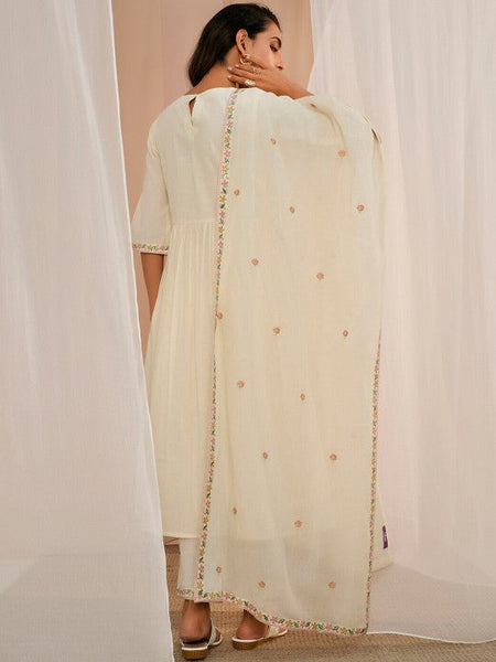 Women Floral Yoke Design Pleated Thread Work Pure Cotton Kurta With Palazzos & Dupatta VitansEthnics