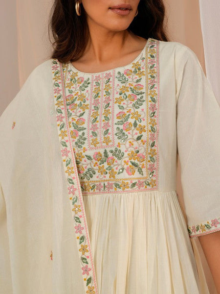 Women Floral Yoke Design Pleated Thread Work Pure Cotton Kurta With Palazzos & Dupatta VitansEthnics