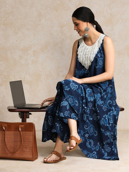 Women Floral Printed Regular Pure Cotton Kurta with Trousers VitansEthnics