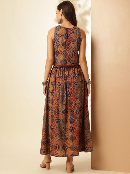 Geometric Printed Crop Top With Slit Skirt Fusion Indo Western Coord Set